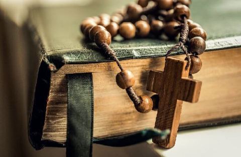 La différence entre catholique et protestant