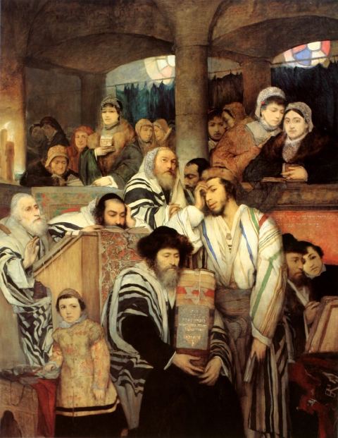 Des Juifs priant à la synagogue à Yom Kippour